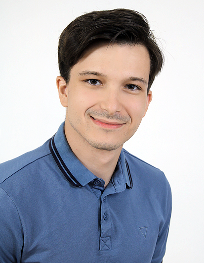 Picture_of_first_author.JPG
